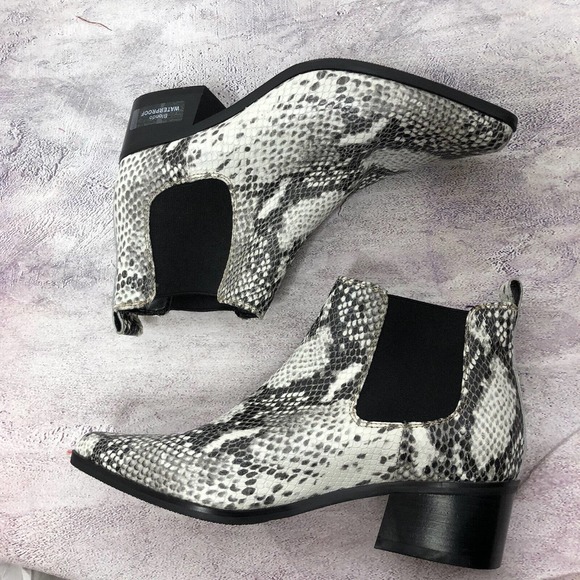 NEW Blondo Womens Emelia Chelsea Bootie 7.5M Waterproof Leather Snakeskin Print - Picture 4 of 9